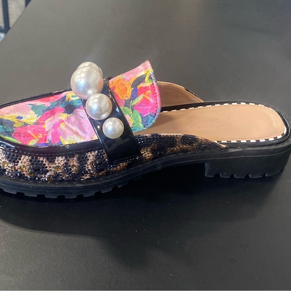 Betsey Johnson Norah Floral Pearl Embellished Women's Mules 8.5 - Picture 4 of 6